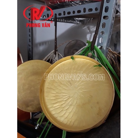 Thanh la đồng múa lân