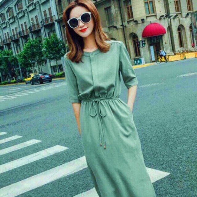 Đầm cổ trụ rêu thắt eo