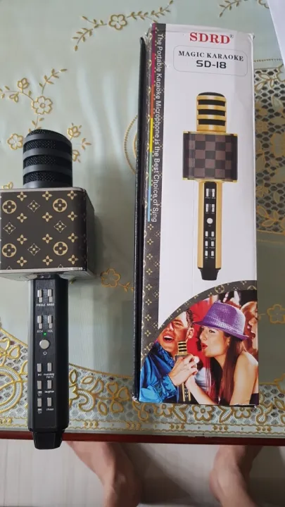 Badgemicro karaoke bluetooth gutek sd18 kèm loa không dây, âm thanh cực hay, bass cực đỉnh, mic hút bắt giọng tốt, đầu bọc bảo vệ mic, hỗ trợ usb, thẻ nhớ, cổng 3.5, nhiều màu sắc