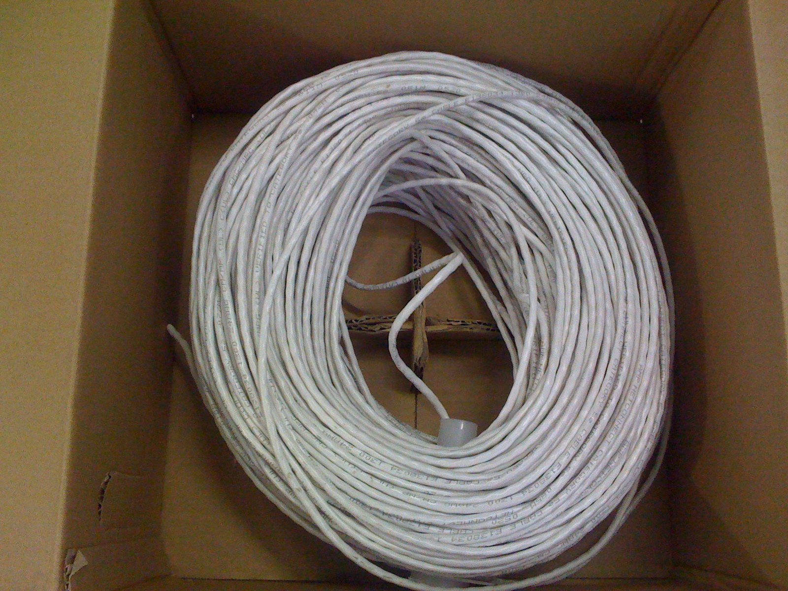 Thùng dây mạng cat5e 305m