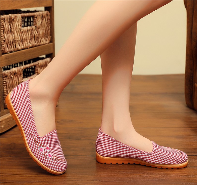 Giày lười nữ vải mềm đế cao su êm chân cao 2cm