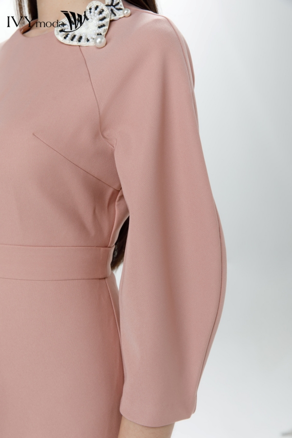 Đầm phối trái tim ngọc trai IVY moda MS 48M7106