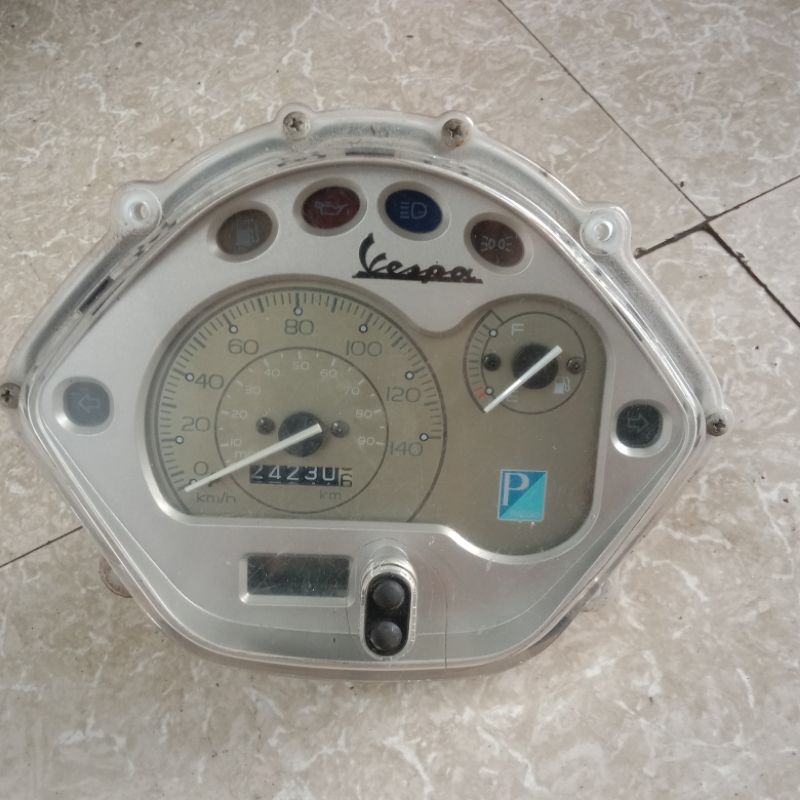 Đồng hồ Piaggio vespa lx125 hàng tháo xe