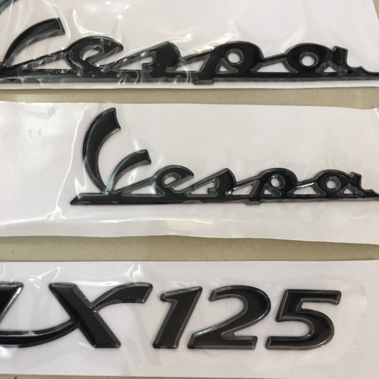 (TEM VESPA) Bộ tem chữ nỗi VESPA LX 125 dán tân trang xe máy (màu đen hoặc bạc lựa chọn)