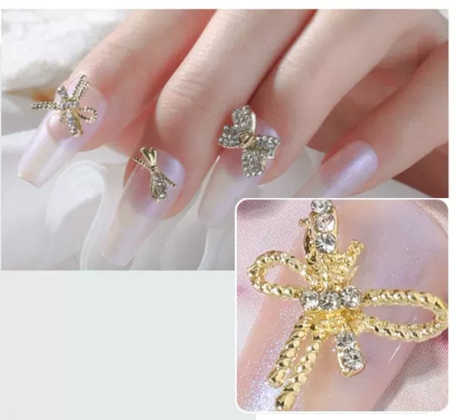 Charm Nơ Quốc Dân Cao Cấp Kim Loại