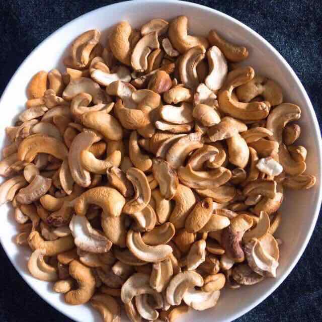 500GR_ Hạt điều rang muối loại vỡ- Viettin Mart