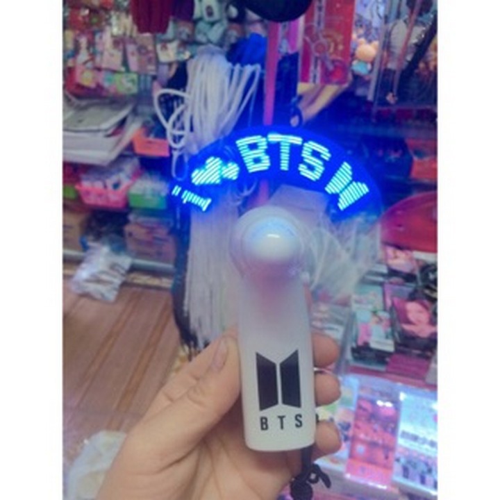 Quạt BTS , Blackpink led chạy chữ cầm tay (tặng kèm quà)