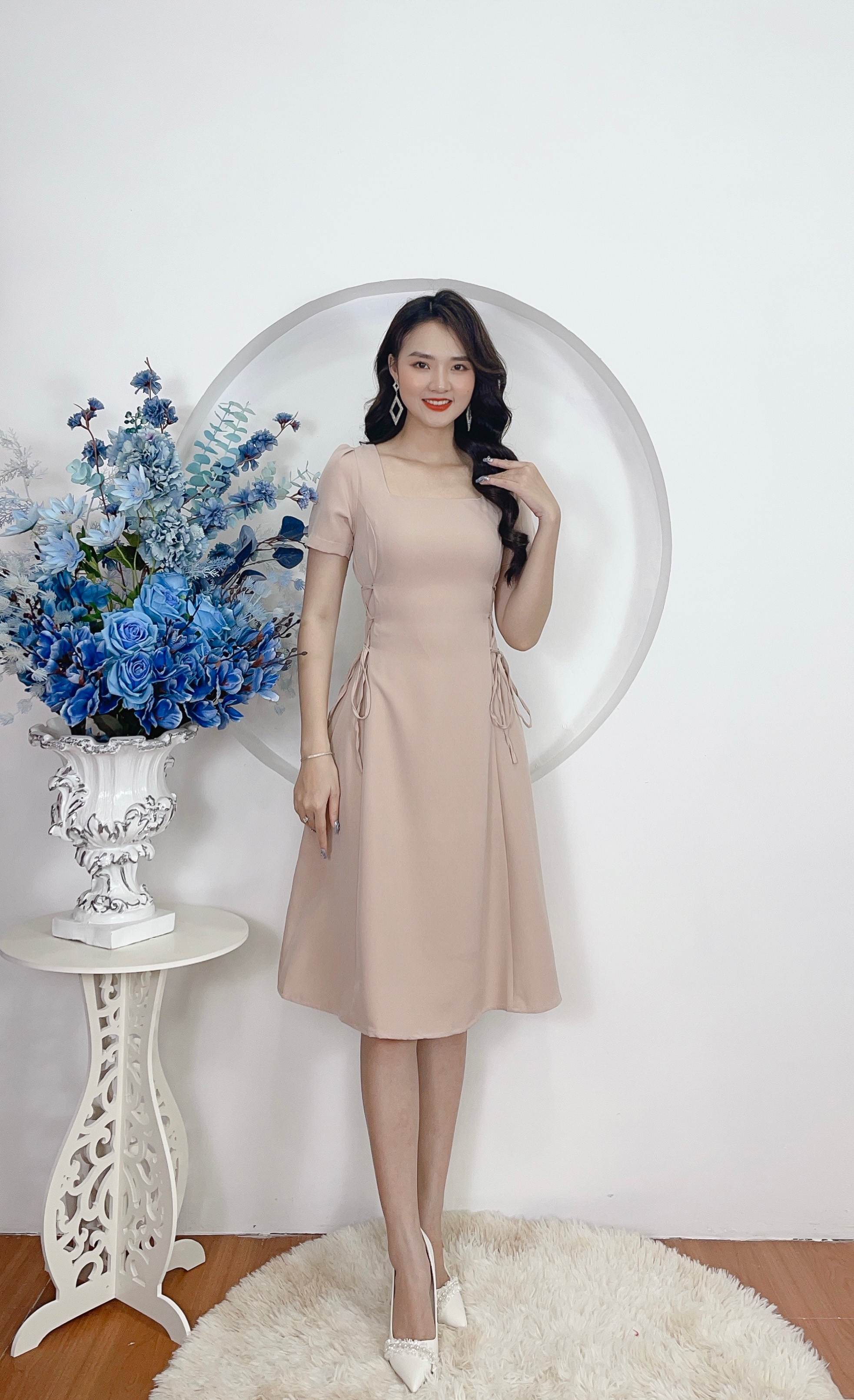 Đầm Cổ Vuông Đan Dây Eo Cách Điệu YANDO DA07