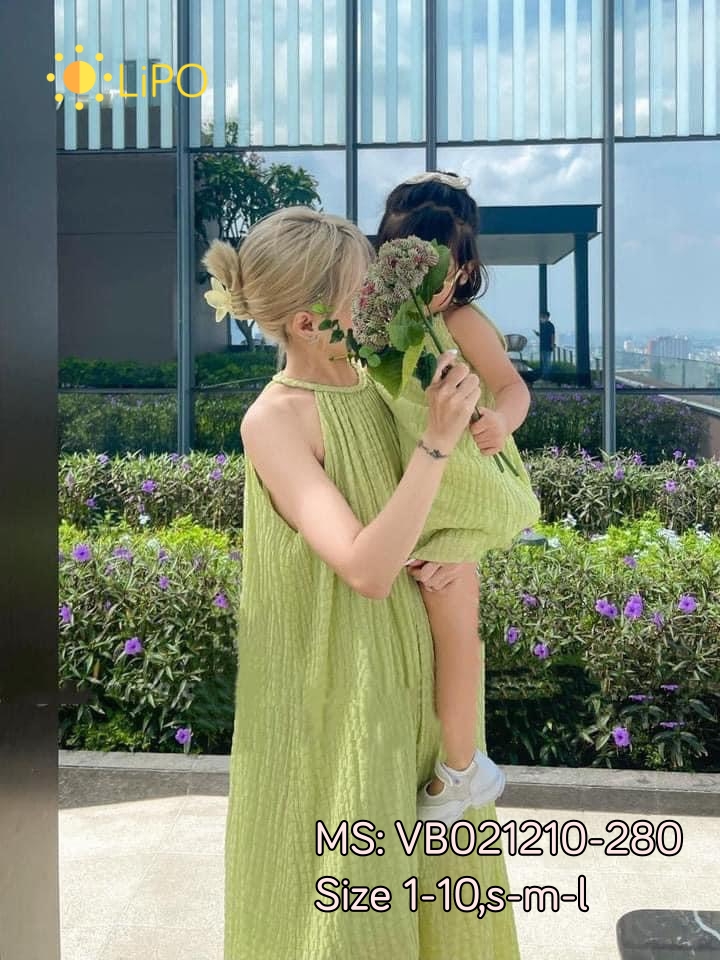Váy đầm yếm maxi đôi cho mẹ và bé đi biển cổ đan VB021