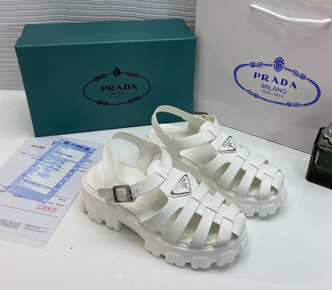 Sandal rọ e về trước hồng hàng Qccc