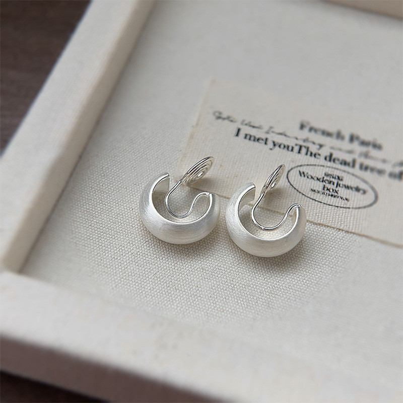 New%202025%20Retro%20Gold%20Frosted%20C%20Shape%20Ear%20Clip%20Earrings%20for%20Women%20Trendy%20Jewelry%20Accessories%20-%20Image%205