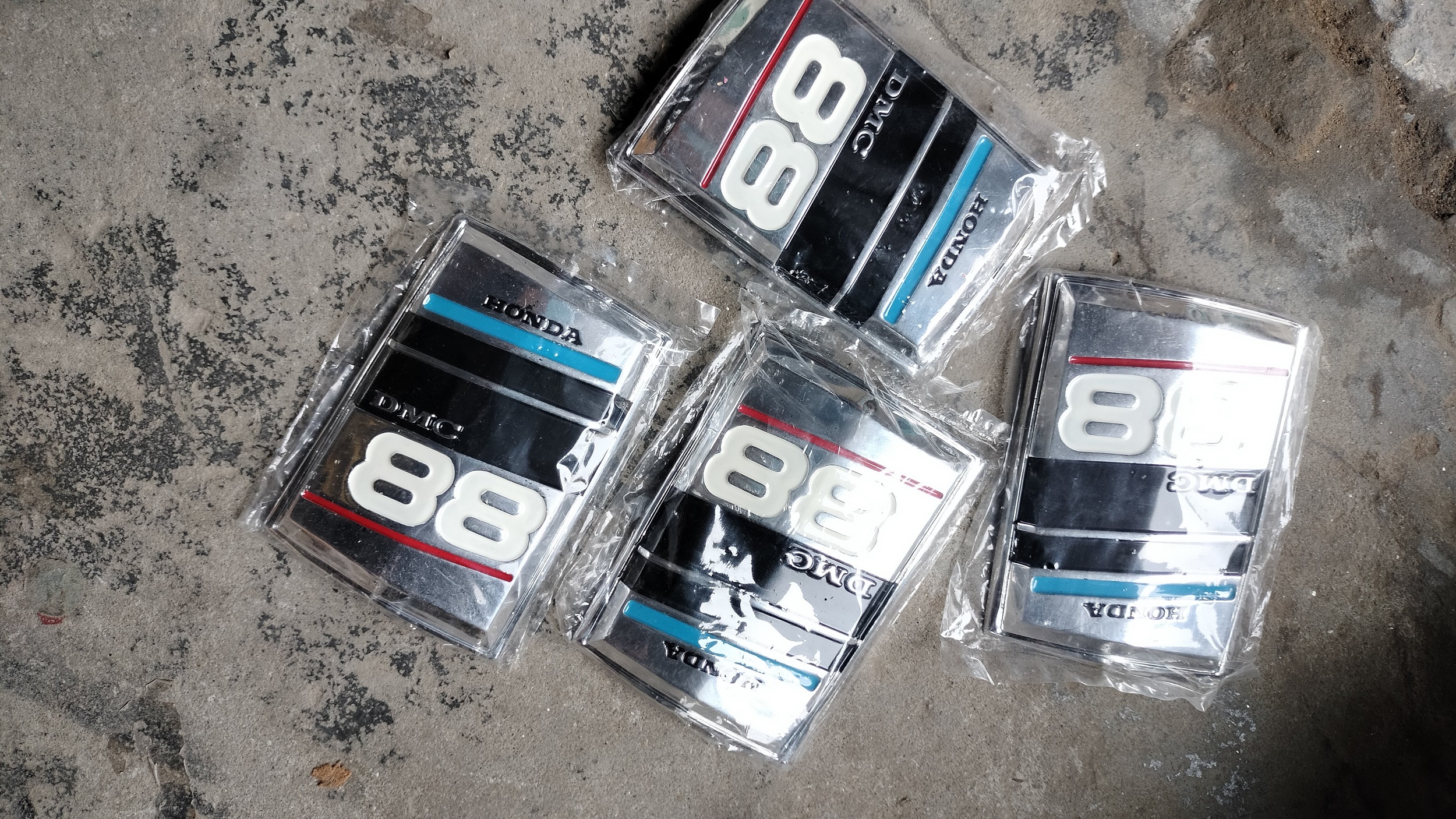 Logo mặt nạ xe honda DH 88 , cub dh88
