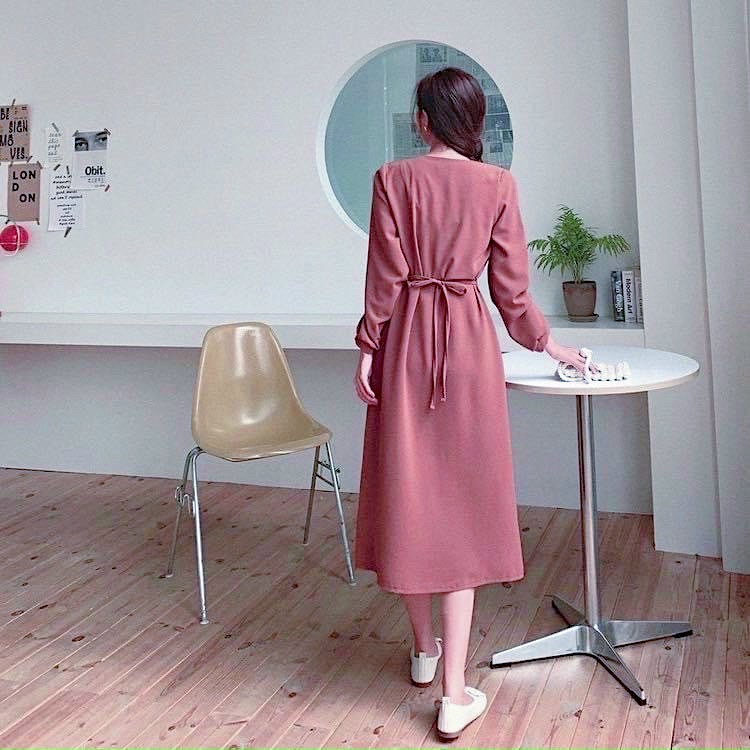 Đầm hồng ruốc nút bọc thắt eo