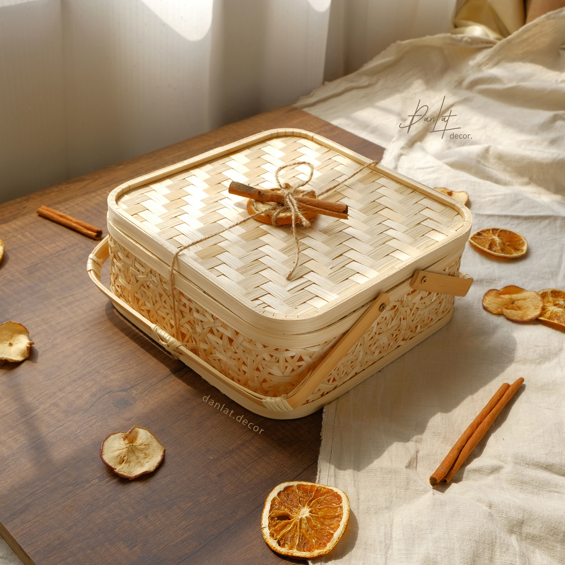 Hộp Đựng Mây Tre Có Quai Xách - Handcrafted Bamboo Box