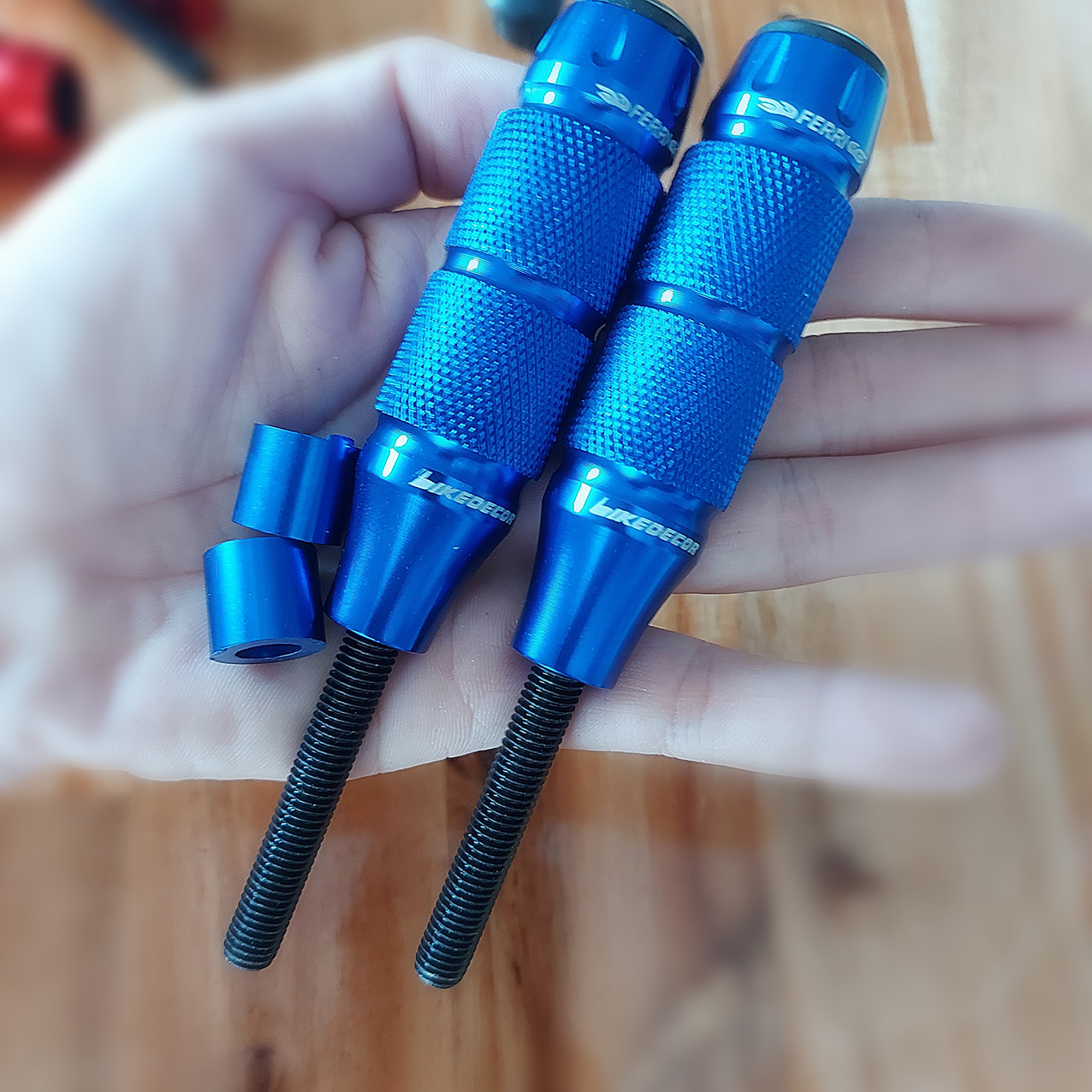 Gù chống đổ kiêm gác chân sau CNC