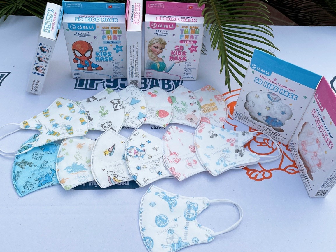 Khẩu trang siêu nhân và công chúa cho bé 1-5 tuổi( hộp 10 cái)