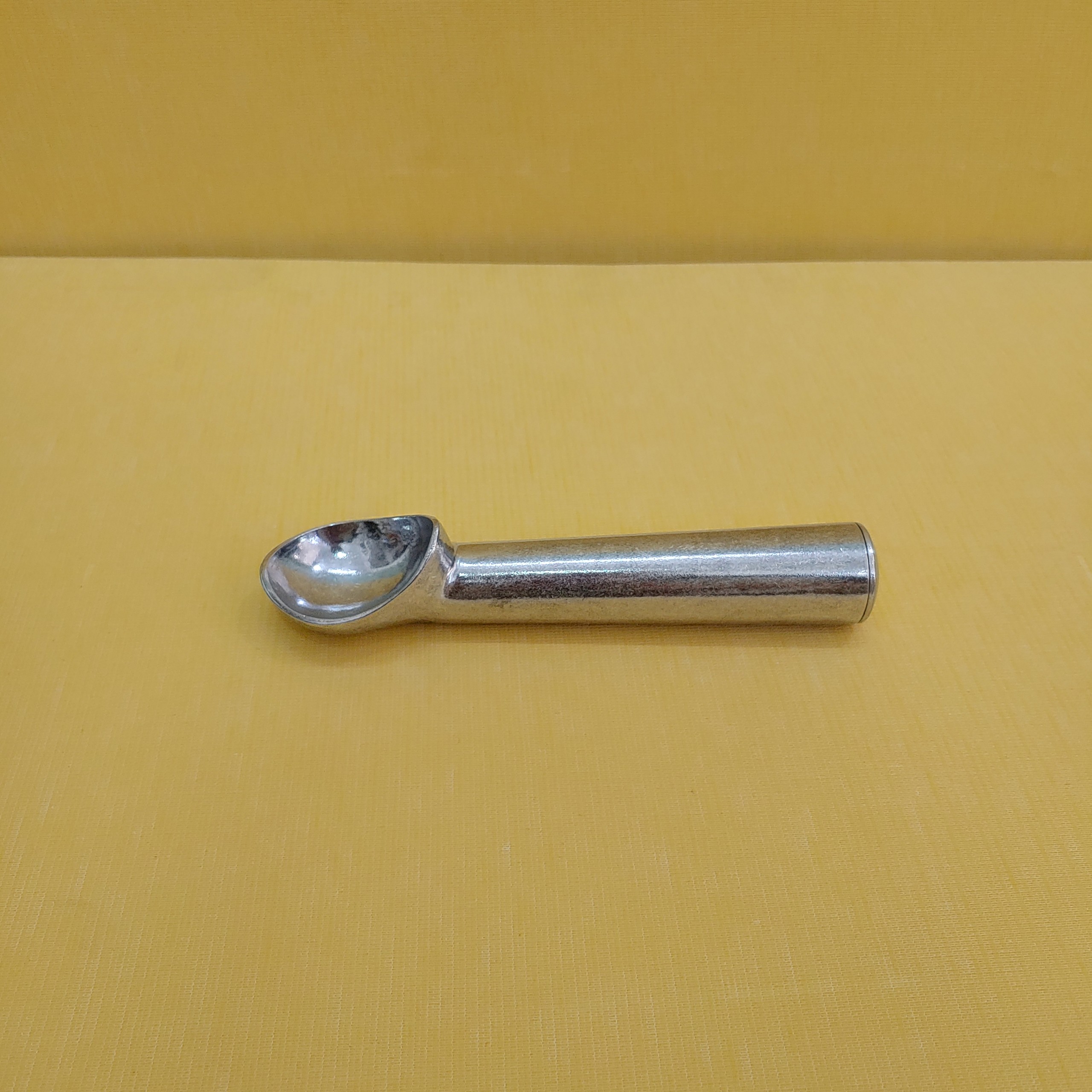 Muỗng múc kem - dụng cụ múc kem
