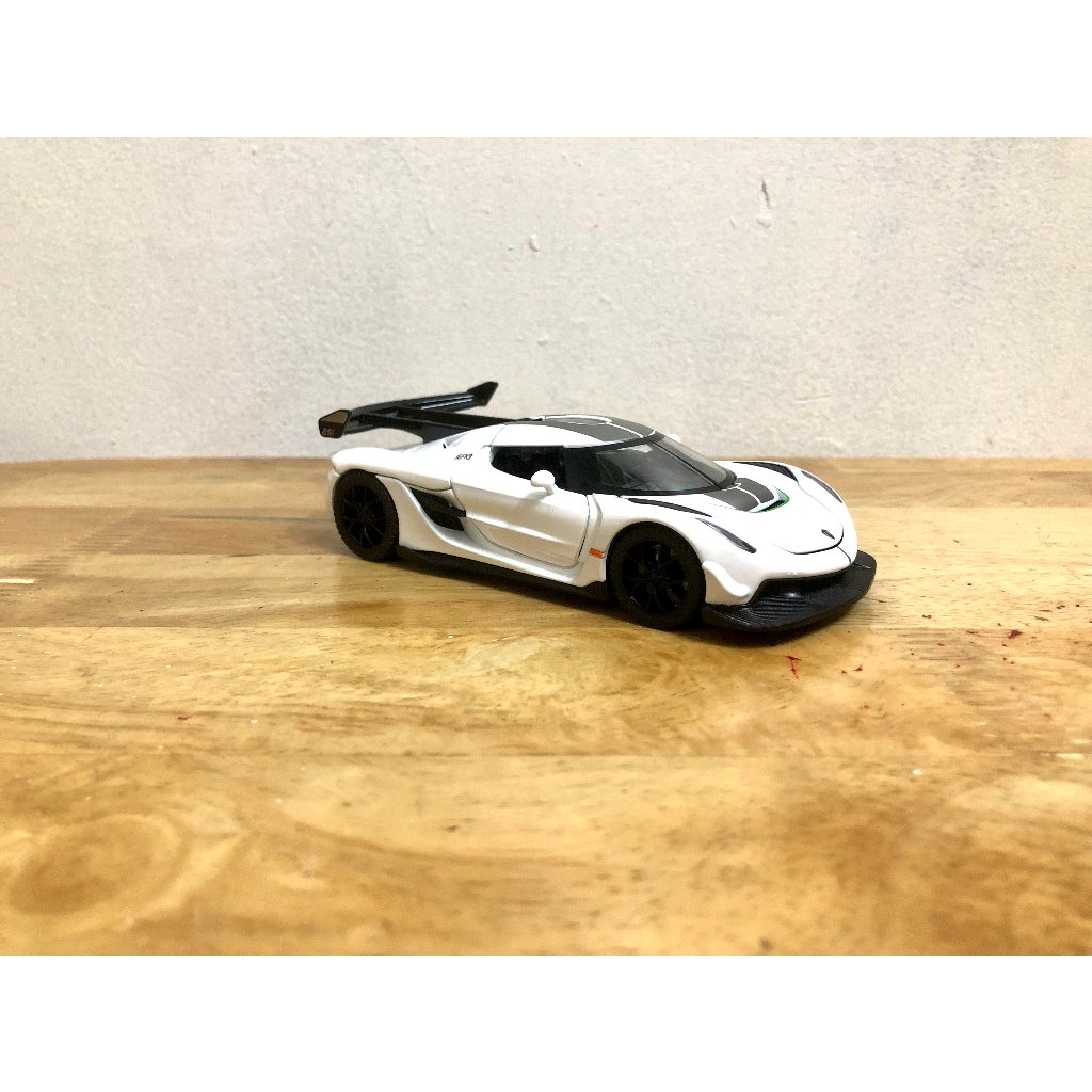 Mô hình xe koenigsegg jesko _ tỷ lệ 1:32