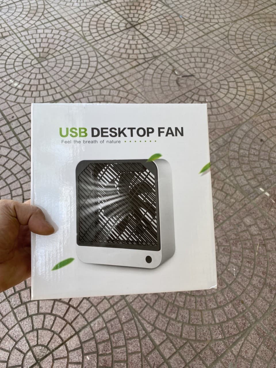 Quạt sạc cổng usb loại đẹp 22x22.5cm