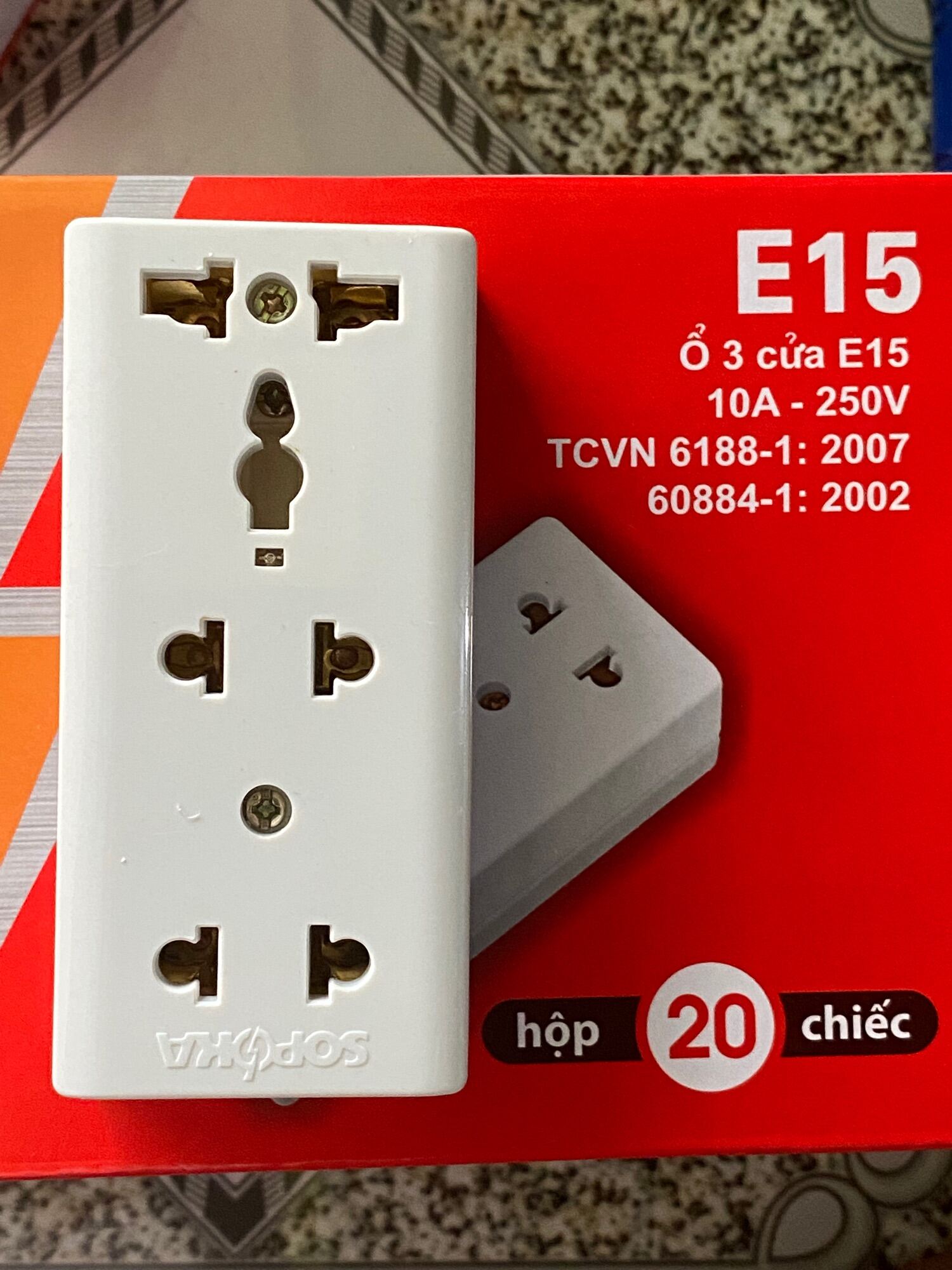Ổ cắm 3 cửa e15/t32 sopoka