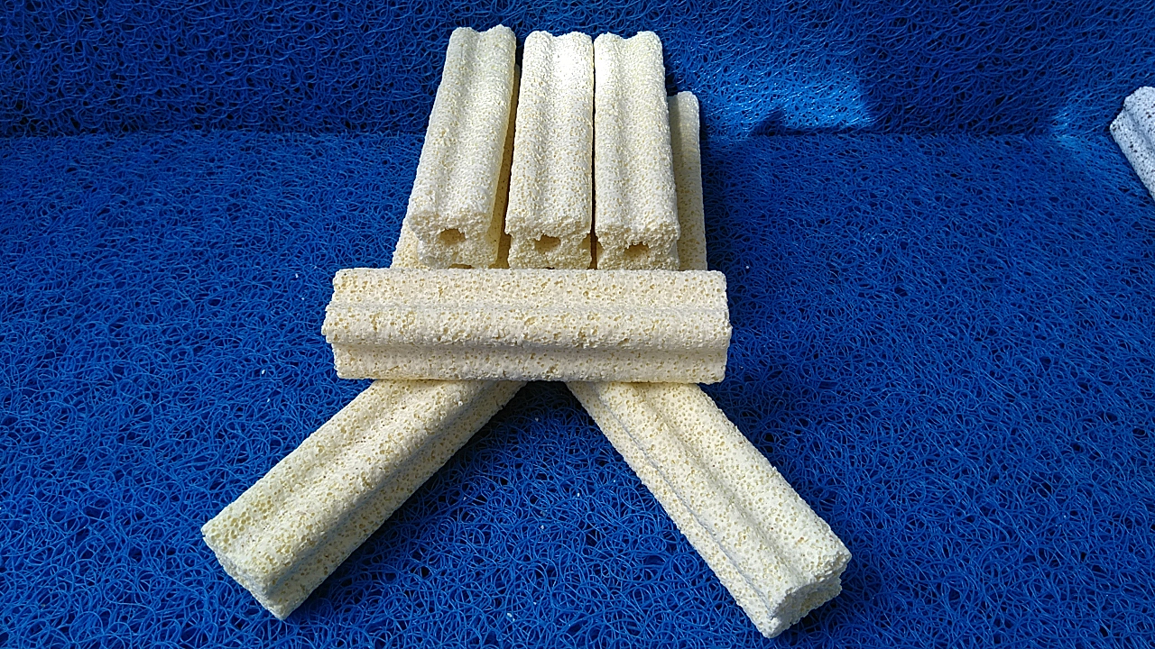 Hộp 10 thanh sứ 15x4cm chuyên dùng tạo vi sinh lọc nước cho bể cá cảnh.