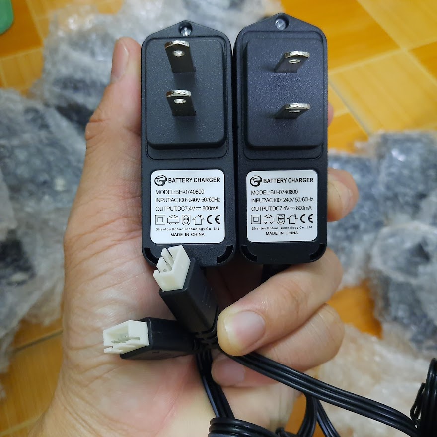 Củ sạc pin 7.4V cổng nối XH-3P (không kèm pin)