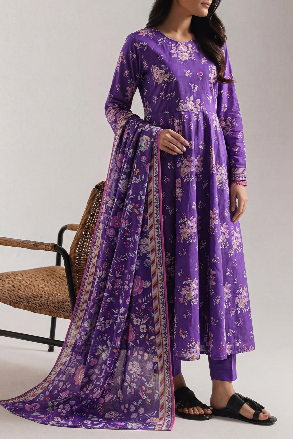 Saya%20Unstitched%20Printed%20Lawn%202%20Piece%20Suit%20For%20Women%20(Shirt/Dupatta)%20-%20Unstitched%20Fabric%20For%20Women%20-%20SUMMER%202026%20GILDED%20PETALS%20-%20Image%208