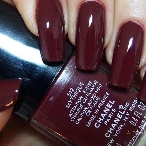 Sơn Móng Tay Chanel Le Vernis #512