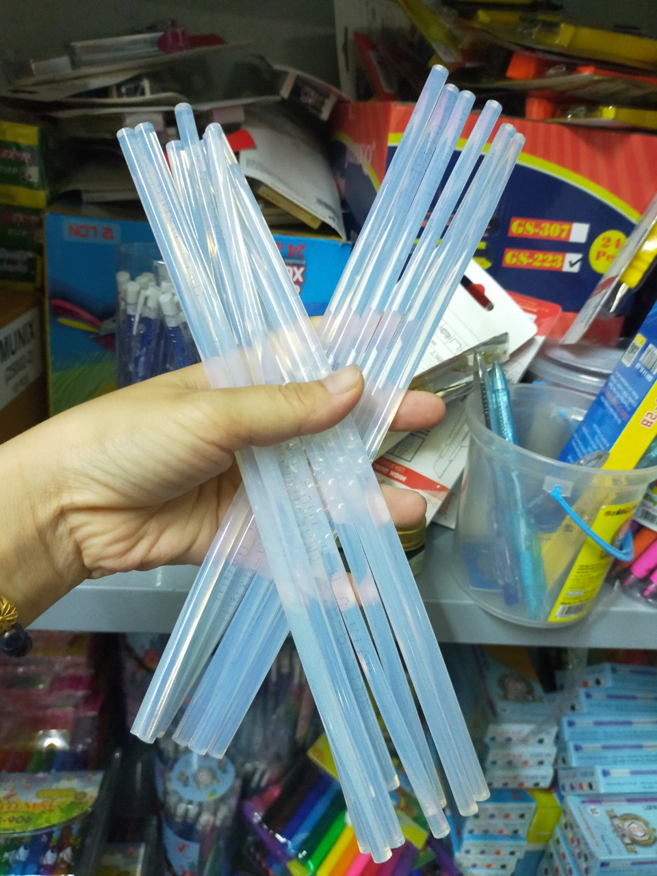 Combo 10 cây keo nến hiệu  Gstar thân trong