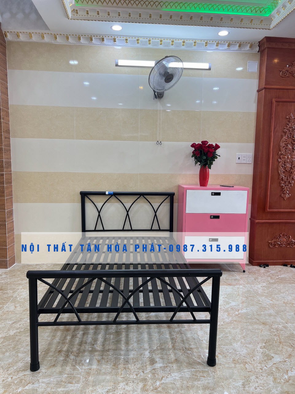 Giường sắt mỹ nghệ mẫu 10 kích thước 1m2 x 2m