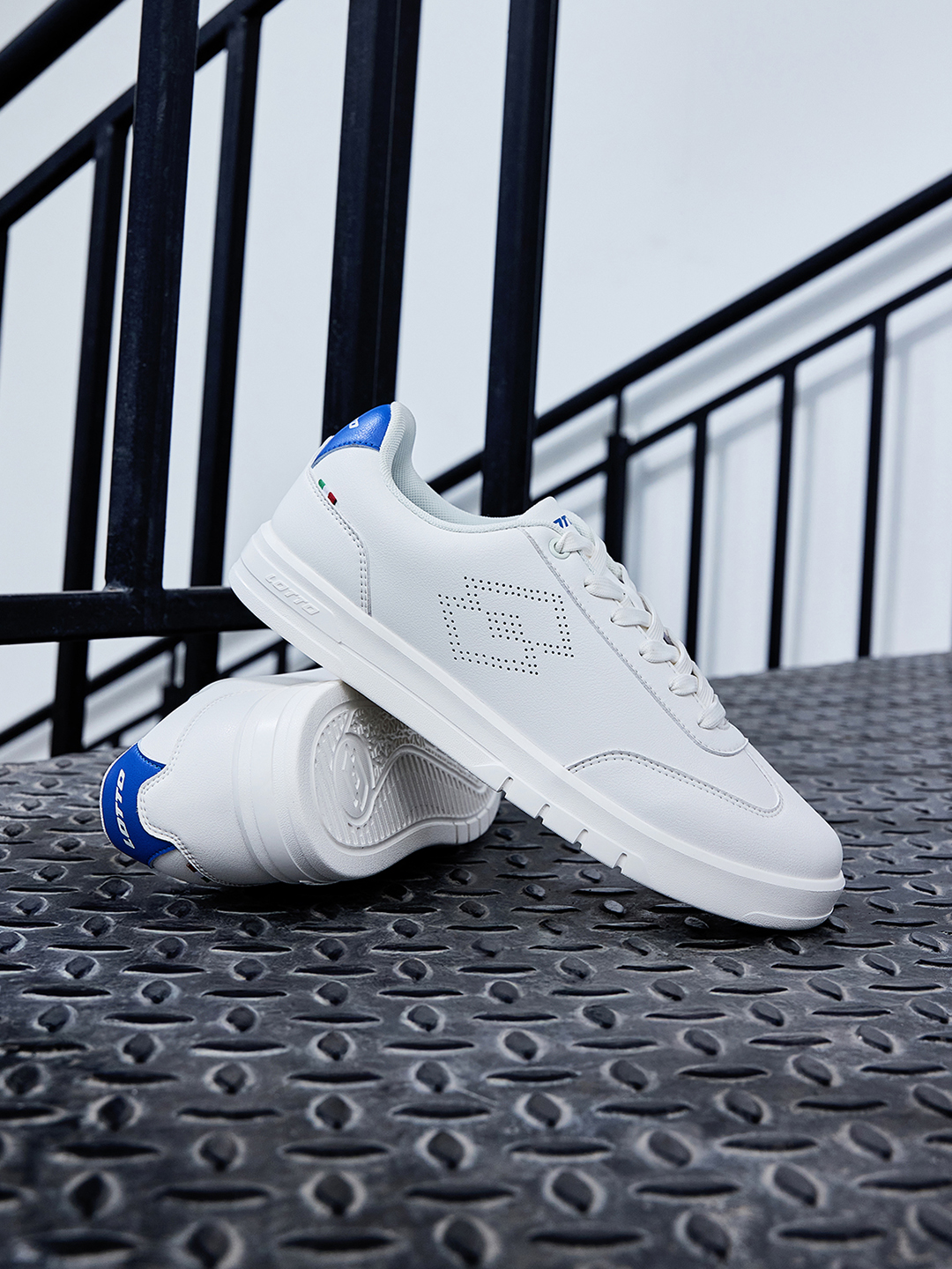 Lotto%20Impulso%20Citta%20White%20-%20Blue%20Sneakers%20For%20Men%20-%20Image%202