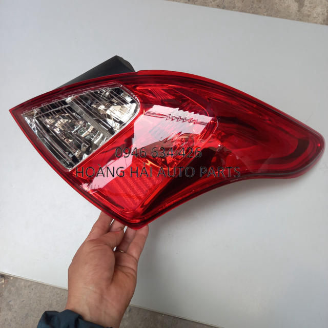 ĐÈN HẬU NISSAN SUNNY BÊN PHỤ 2013-2018