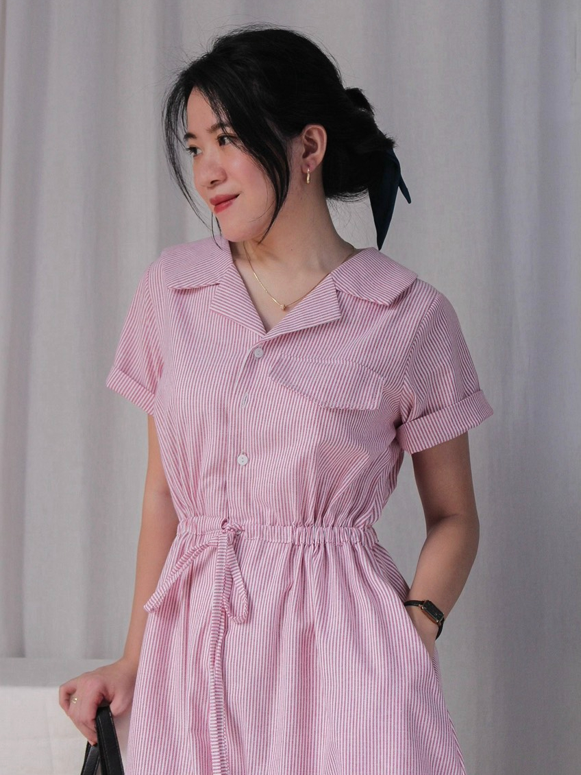 Đầm sơ mi dáng dài cổ Danton tay ngắn sọc đỏ