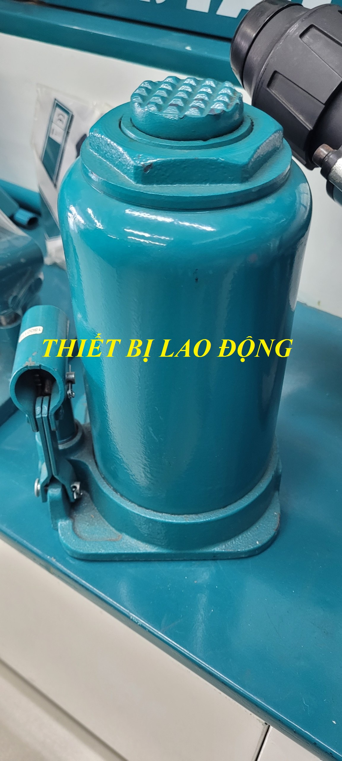 Total THT109202 Con đội 20 tấn