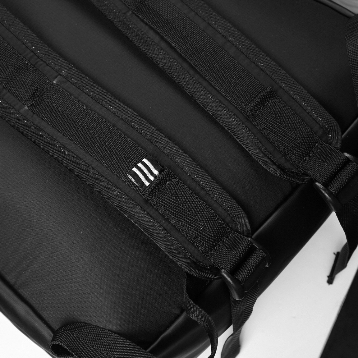 Balo thời trang ADlDAS Classic Boxes Backpack chất liệu Nylon chống nước