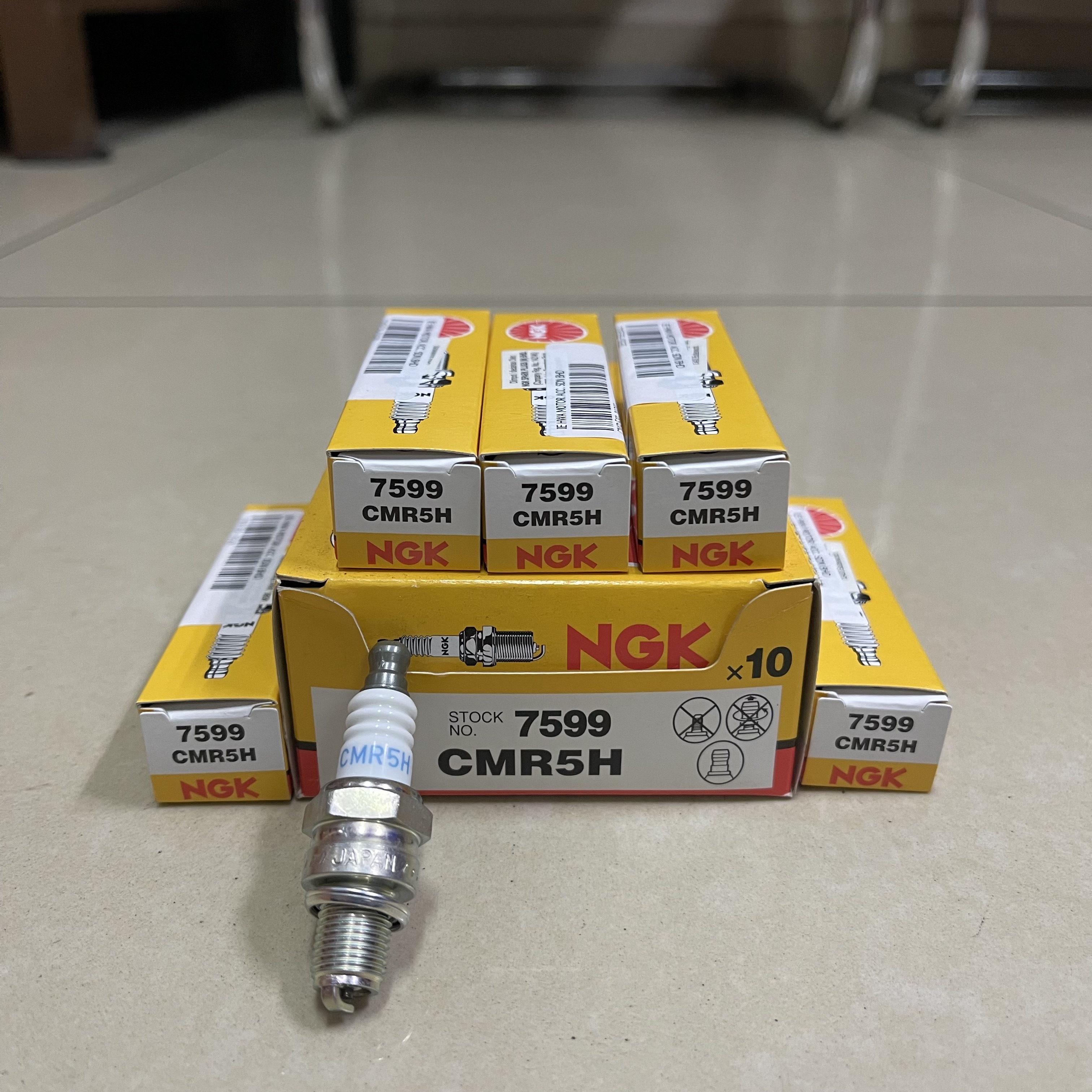 NGK SPARK PLUG CMR5H CMR5H CMR 5H CMR SPARK PLUG 100 ORIGINAL NGK