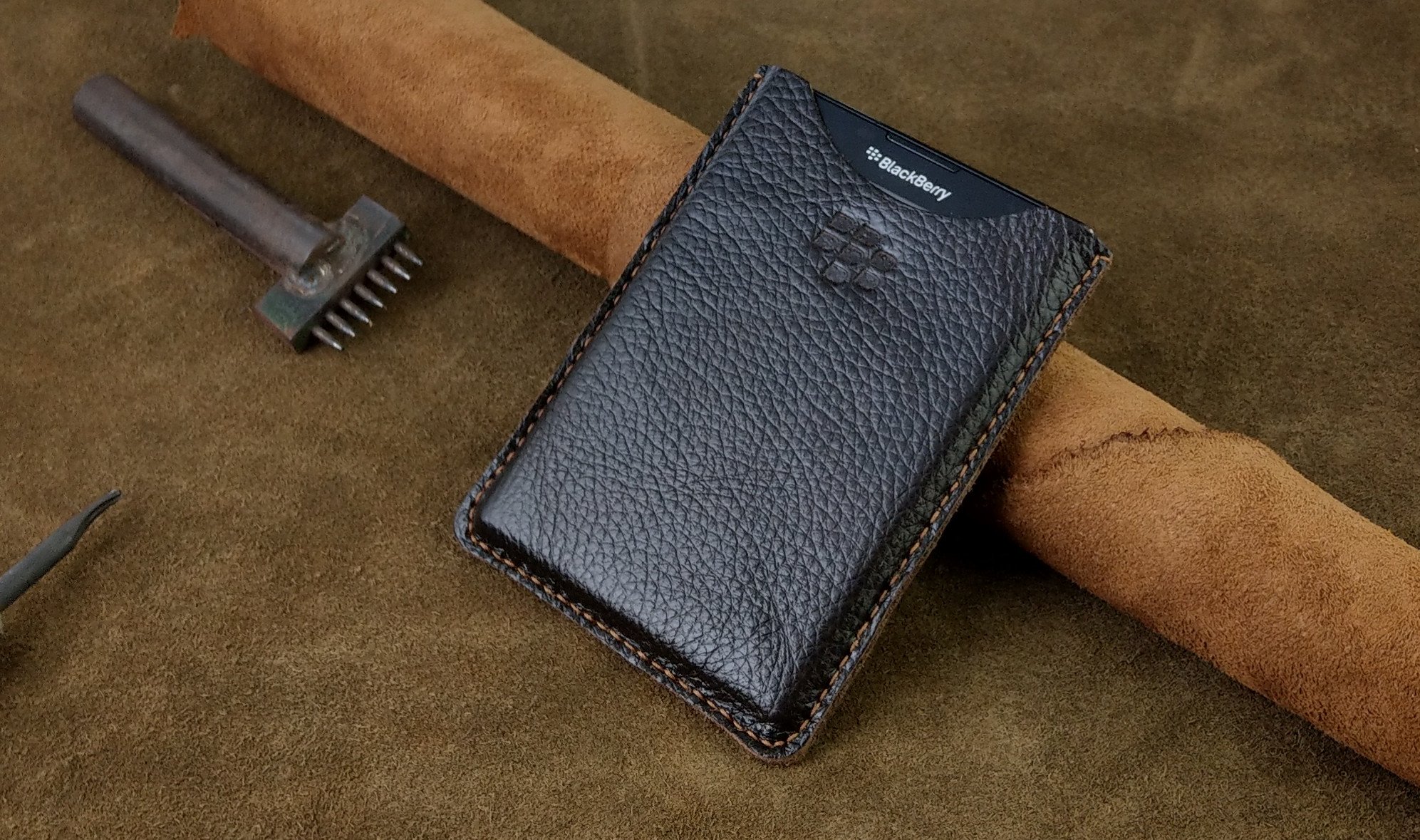 Bao Da Rút Blackberry Passport Da Bò