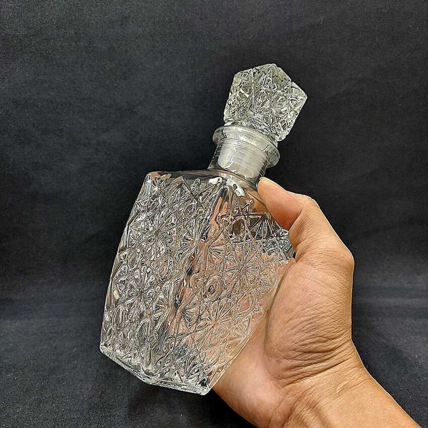 Chai Thủy Tinh Đựng Rượu 500ML cao cấp mẫu vuông vát đáy – Vỏ Chai Rượu Đẹp - Bình đựng Rượu Thủy Tinh 500ml hoa văn nổi – Chai Đựng Rượu Đẹp (C18)