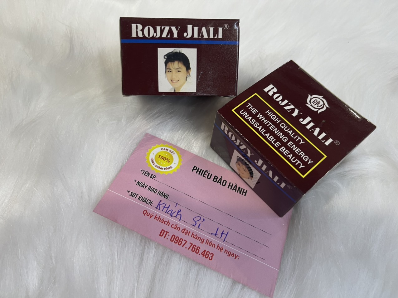 Hai hộp Kem nâu trộn