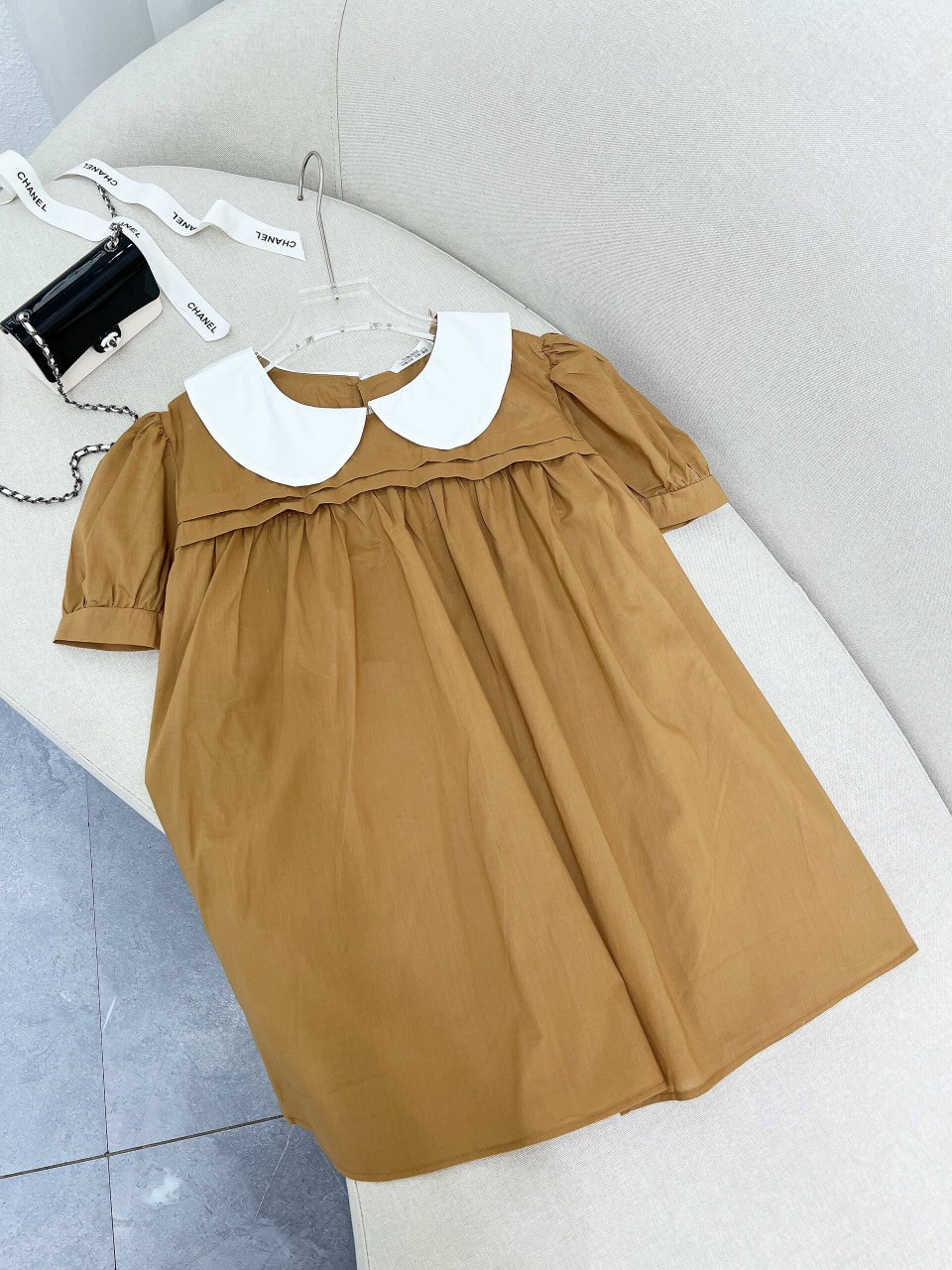 ÁO BẦU XINH CỔ TRẮNG XIN XẮN