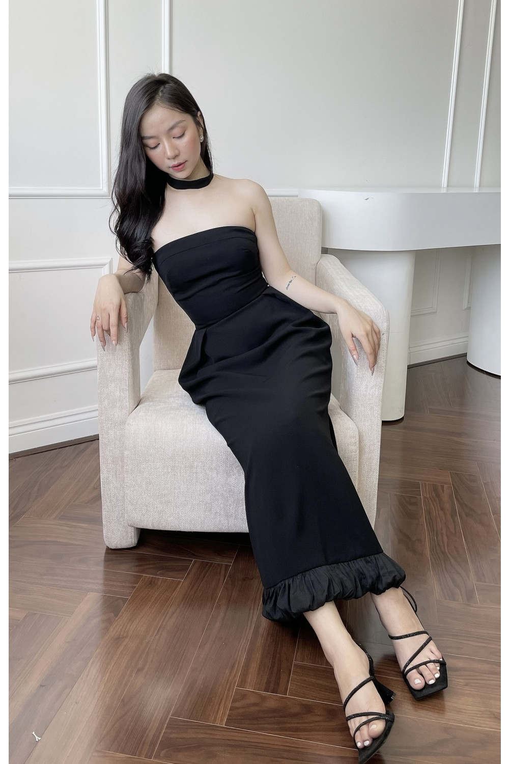 Đầm Cup Đen Phôi Lai Bèo Đen Kèm Dây Cổ - Xipi