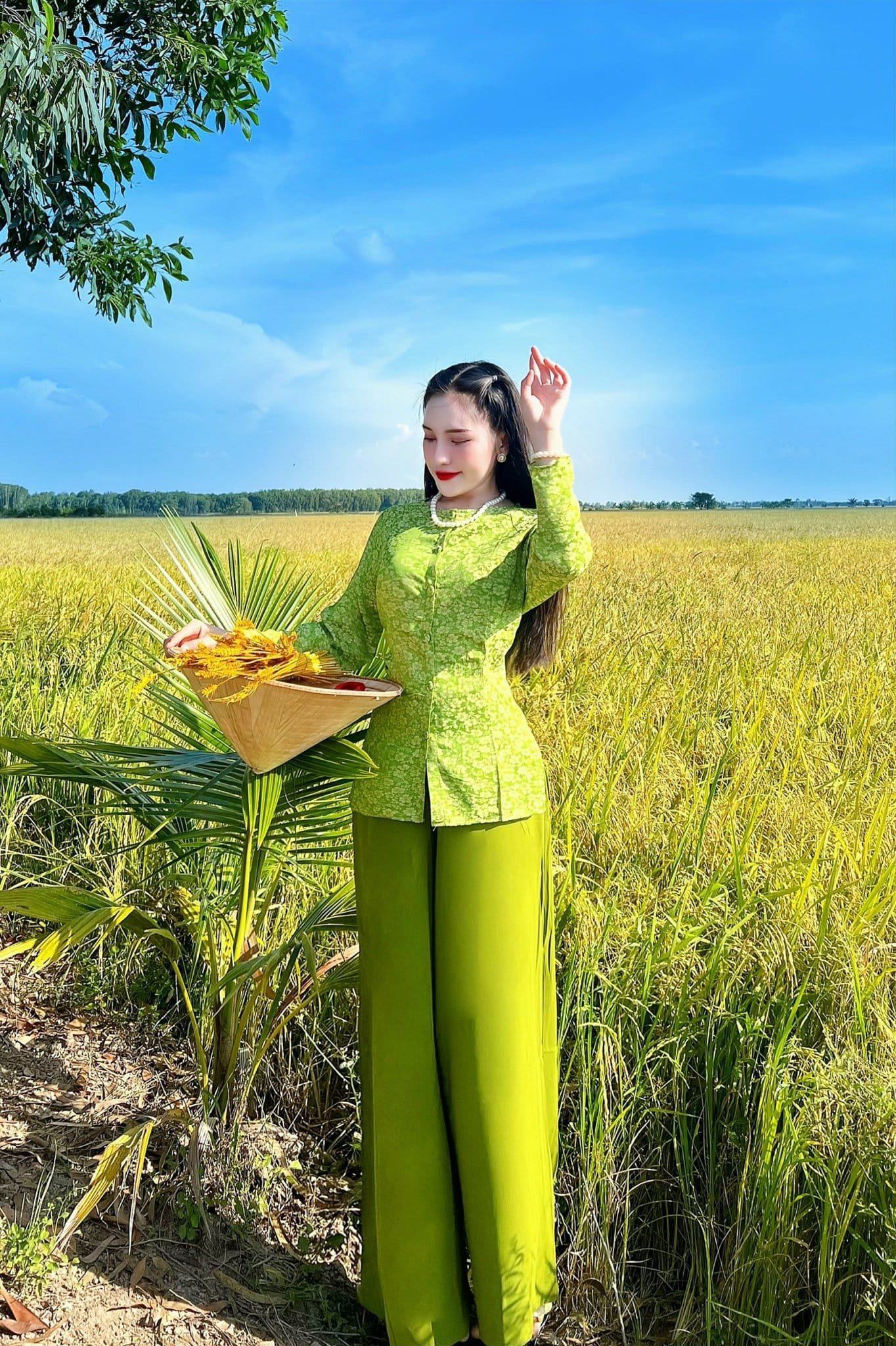 [BIGSIZE] SET ĐỒ LAM ÁO BÀ BA LỤA TẰM GÂN HOA FREESIZE DƯỚI 70KG