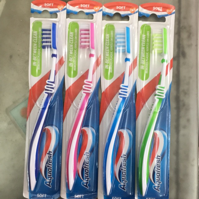 Bàn chải đánh răng AQUAFRESH In Between Clean Soft