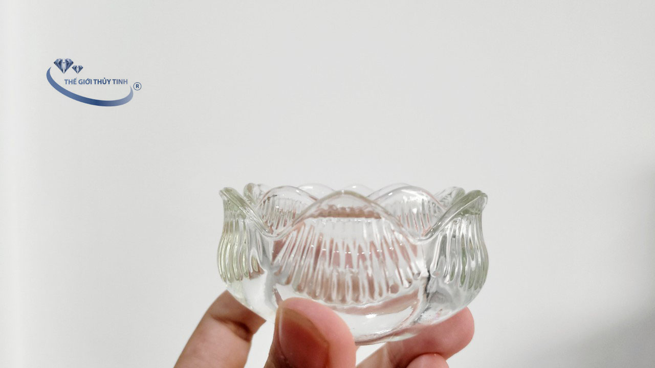 LY THỦY TINH SEN CHUM ĐỰNG NẾN