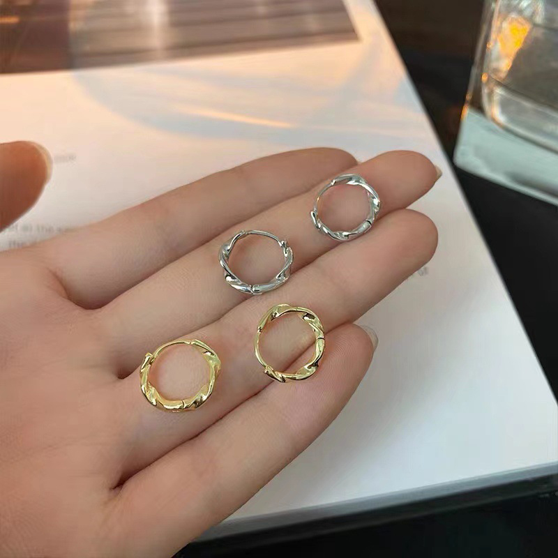 1Pair%20Geometric%20Irregular%20Twisted%20Mobius%20Hoop%20Earrings%20For%20Women%20Simple%20Geometric%20Circle%20Silver%20Color%20Earring%20Party%20Gift%20Fashion%20Jewelry%20Qoddess%20-%20Image%202
