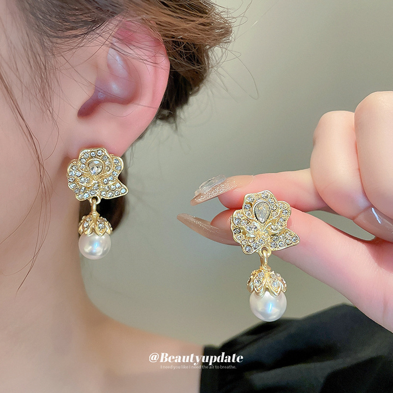 Pearl stud earrings for women
