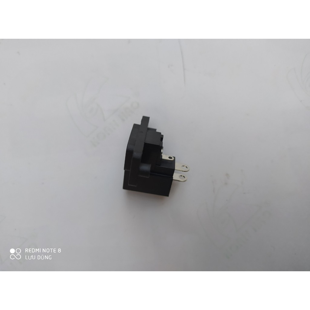 Cổng sạc xe ô tô xe máy điện trẻ em
