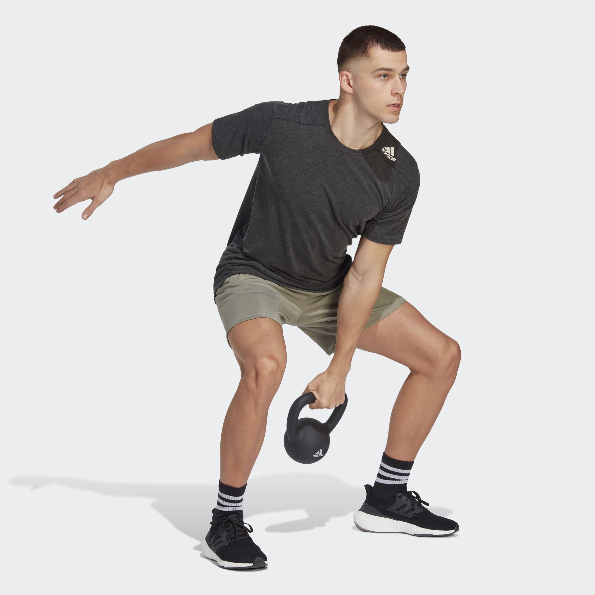Adidas Tập luyện Quần Short Tập Luyện Seasonal Train Essentials Nam màu xanh lá IB8174