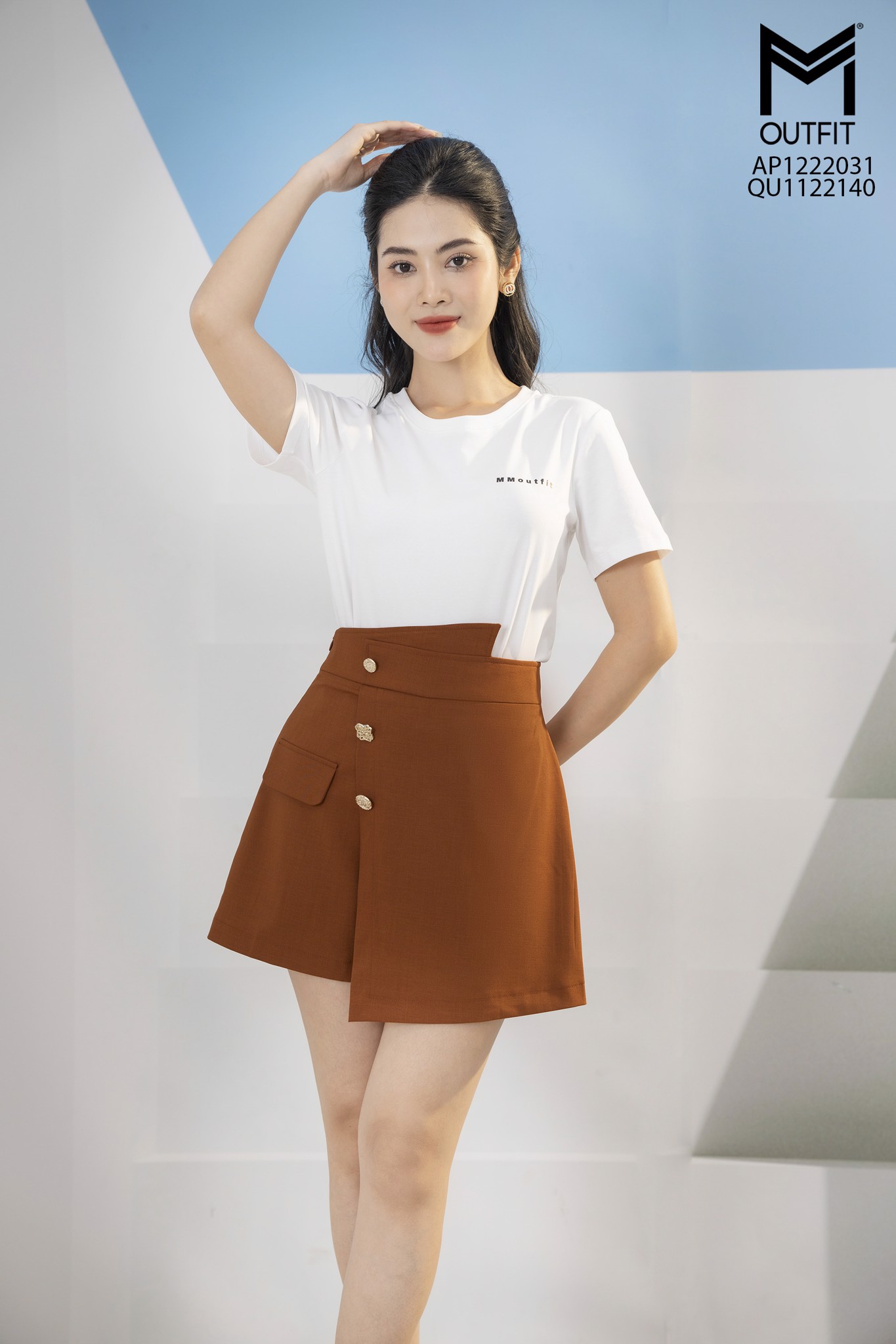 Quần short giả váy, cạp lệch