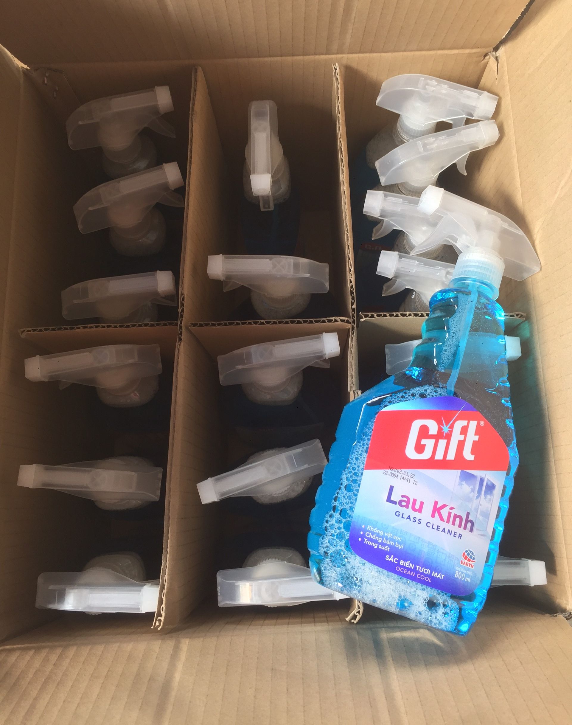 Chai xịt lau kính GIFT 580ml - 800ml
